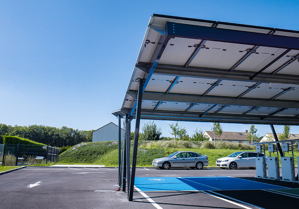 Ombrière solaire pour entreprise pme et collectivité