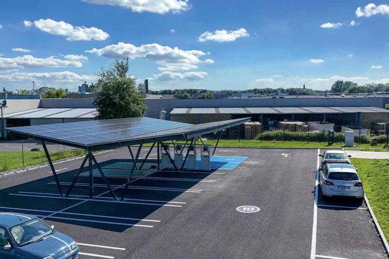 OIKA ombrière solaire